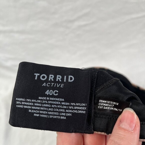 Torrid Leopard Print Sporty Convertible Underwire Sports Bra size 40C - Picture 6 of 9